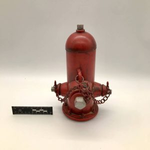Dekoracyjny hydrant stojący retro