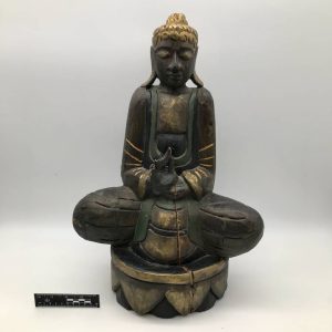 Budda medytujący — patynowane drewno i złoto
