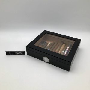 Nowoczesny humidor z matowym lakierem