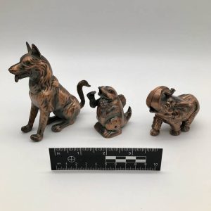 Zapalniczka figuralna w kształcie psa z brązu