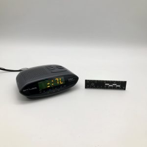 Budzik elektroniczny radiowy lata 90.
